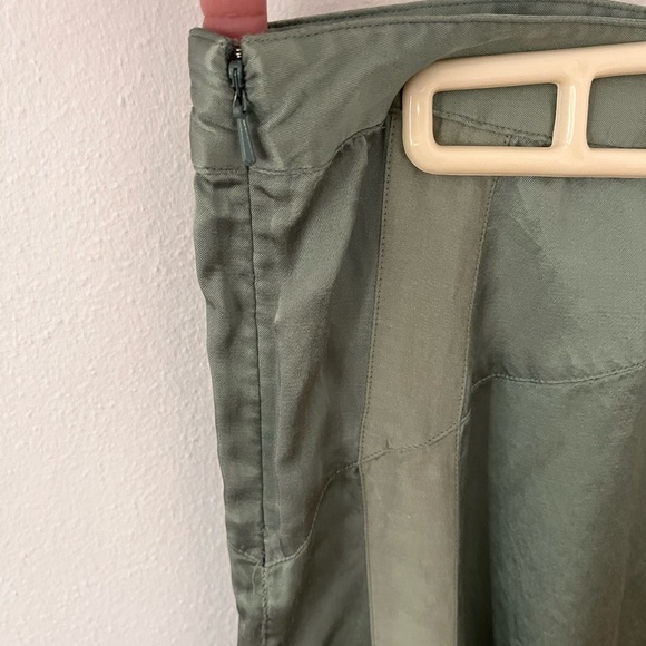 CLUB MONACO mint sage green midi skirt. Soft satin flirty feminine Size 6 - Picture 7 of 13